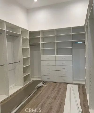22520 Clarendon, Woodland Hills, CA 91367