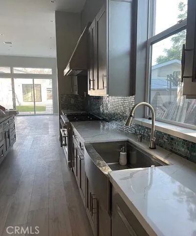22520 Clarendon, Woodland Hills, CA 91367