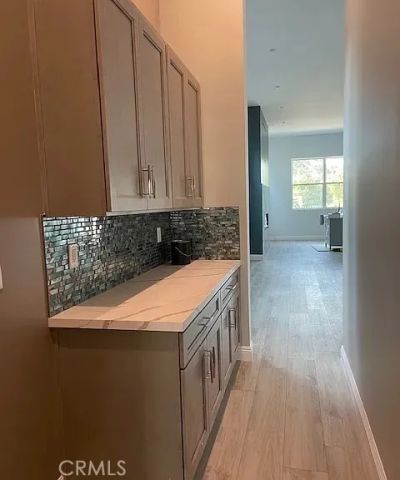 22520 Clarendon, Woodland Hills, CA 91367