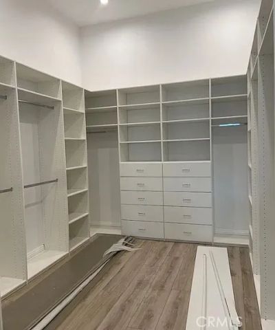 22520 Clarendon, Woodland Hills, CA 91367