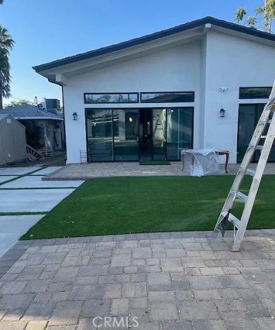 22520 Clarendon, Woodland Hills, CA 91367