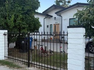 22520 Clarendon, Woodland Hills, CA 91367