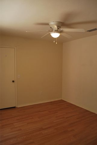 1416 Sandy Creek Drive, Denton, TX 76205