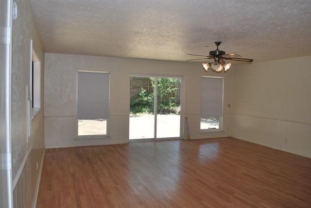 1416 Sandy Creek Drive, Denton, TX 76205