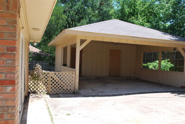 1416 Sandy Creek Drive, Denton, TX 76205