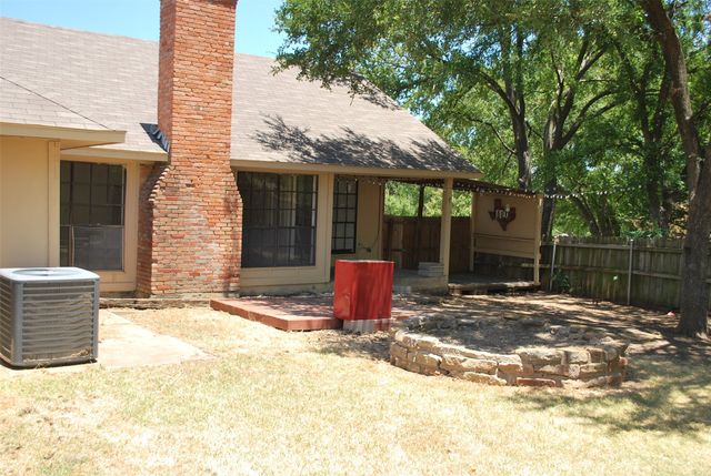 1416 Sandy Creek Drive, Denton, TX 76205