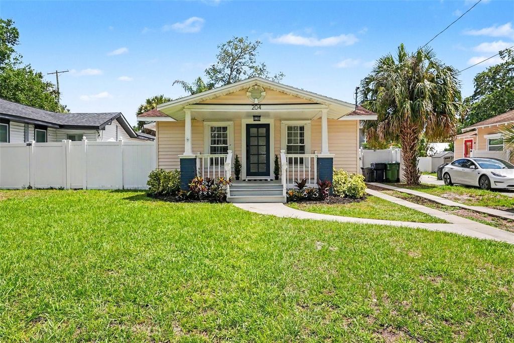 Image 2 of property listing at 204 W JEAN STREET, Tampa, FL 33604