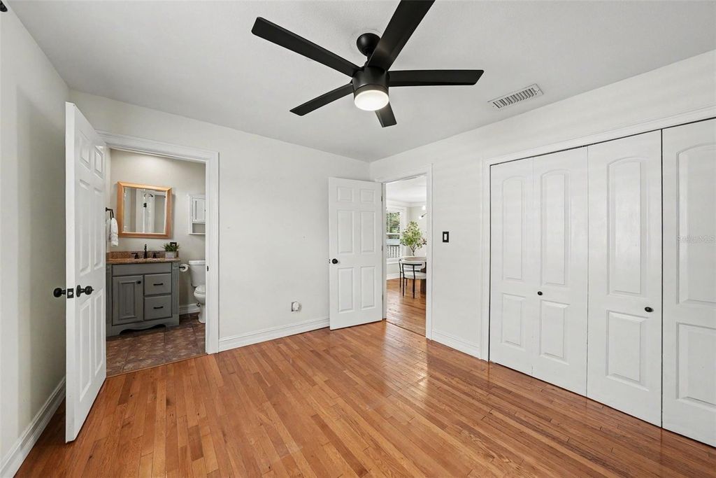 Image 14 of property listing at 204 W JEAN STREET, Tampa, FL 33604