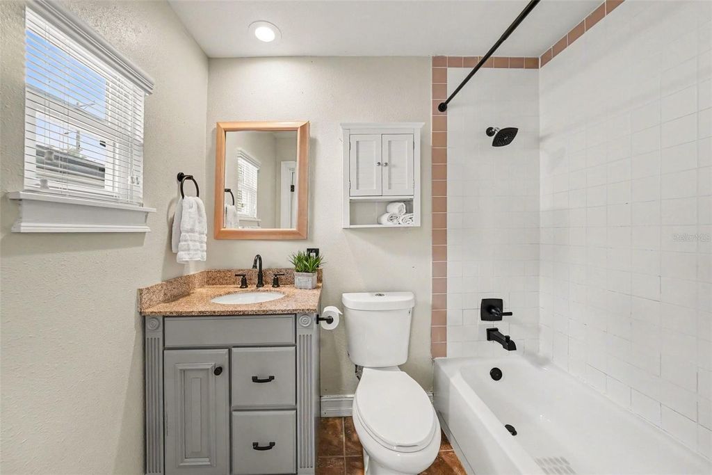 Image 15 of property listing at 204 W JEAN STREET, Tampa, FL 33604