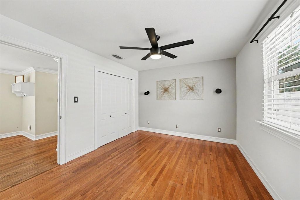 Image 16 of property listing at 204 W JEAN STREET, Tampa, FL 33604