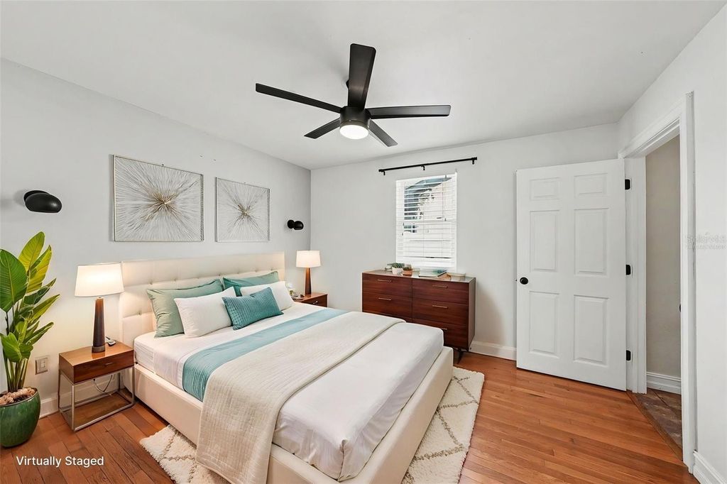 Image 19 of property listing at 204 W JEAN STREET, Tampa, FL 33604