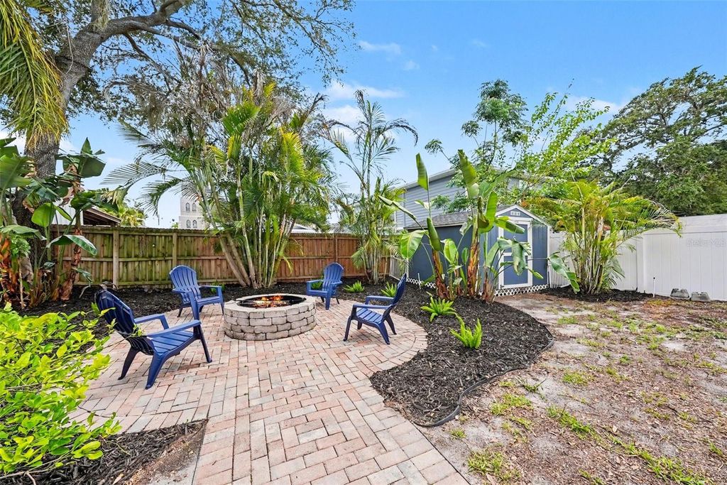 Image 29 of property listing at 204 W JEAN STREET, Tampa, FL 33604
