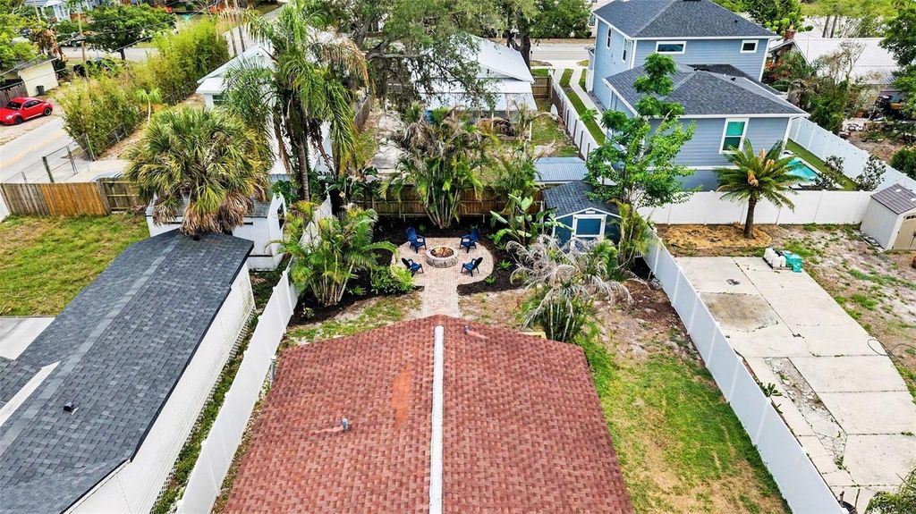 Image 35 of property listing at 204 W JEAN STREET, Tampa, FL 33604
