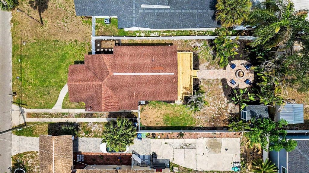 Image 36 of property listing at 204 W JEAN STREET, Tampa, FL 33604