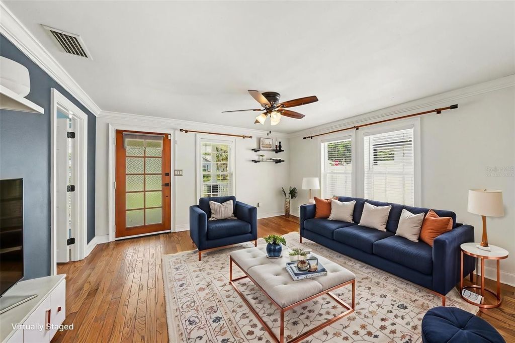 Image 7 of property listing at 204 W JEAN STREET, Tampa, FL 33604