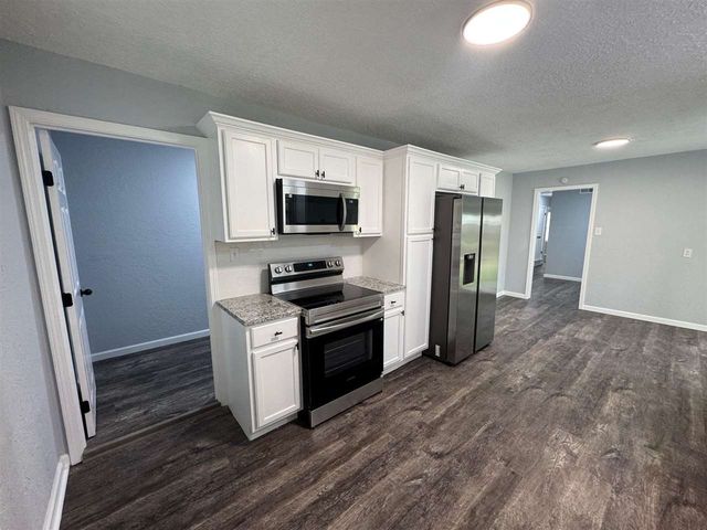 1630 NW 27th St, Lawton, OK 73505