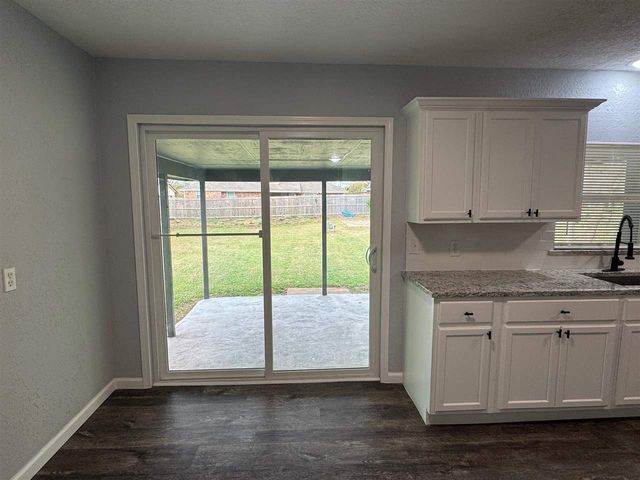 1630 NW 27th St, Lawton, OK 73505