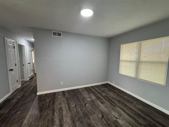 1630 NW 27th St, Lawton, OK 73505