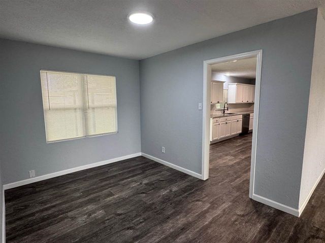 1630 NW 27th St, Lawton, OK 73505