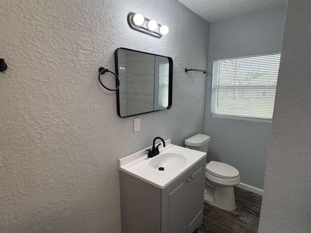 1630 NW 27th St, Lawton, OK 73505