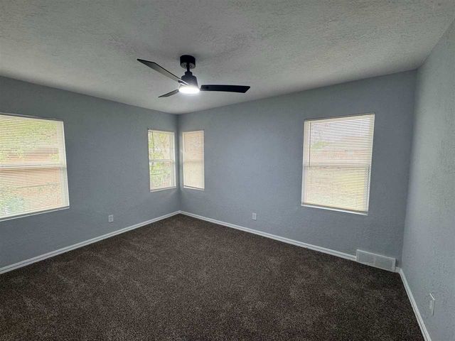 1630 NW 27th St, Lawton, OK 73505