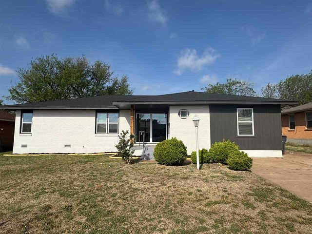 1630 NW 27th St, Lawton, OK 73505