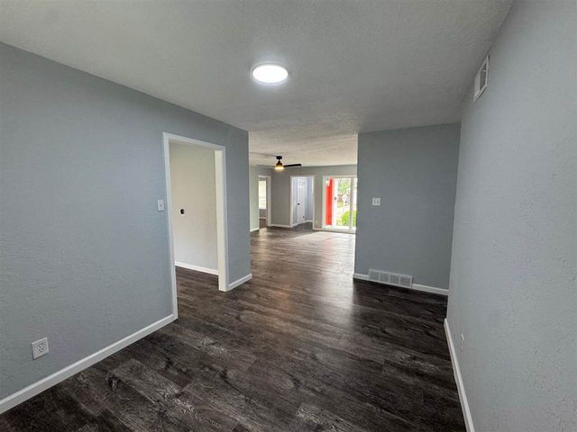 1630 NW 27th St, Lawton, OK 73505