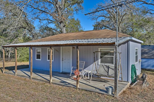 1804 Fm 109, New Ulm, TX 78950