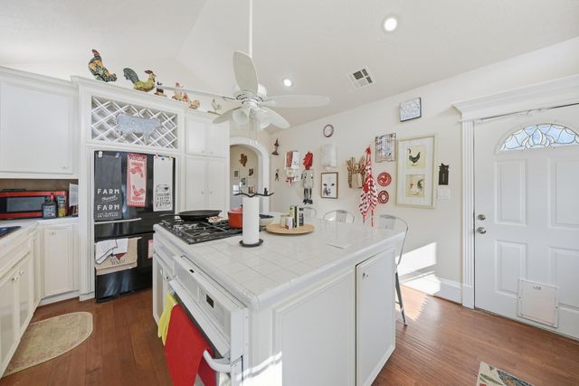 1804 Fm 109, New Ulm, TX 78950