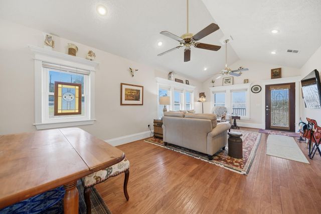 1804 Fm 109, New Ulm, TX 78950