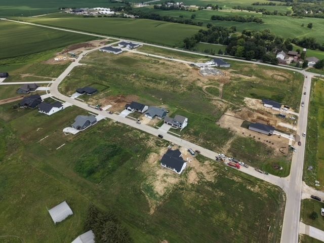 9 Viola Court, Leclaire, IA 52753