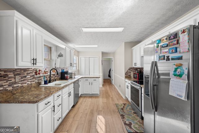 345 N Grove Court, Mcdonough, GA 30252