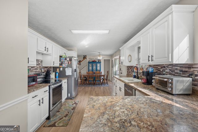 345 N Grove Court, Mcdonough, GA 30252