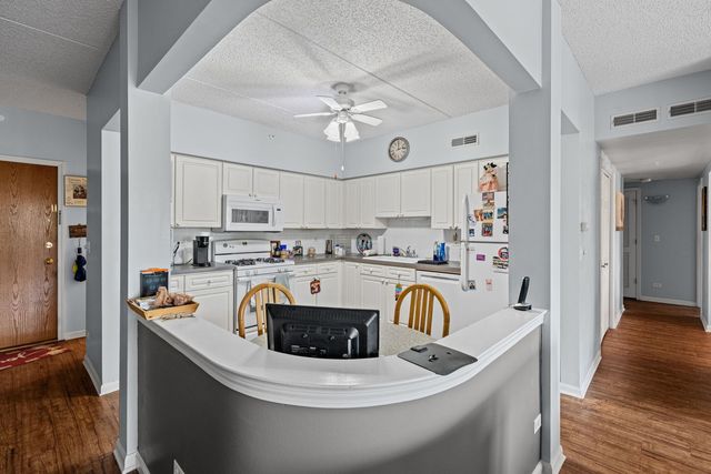 59 S Hale Street 103, Palatine, IL 60067