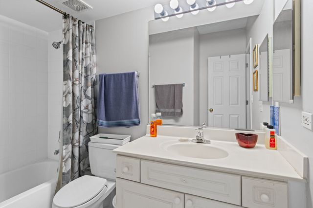 59 S Hale Street 103, Palatine, IL 60067