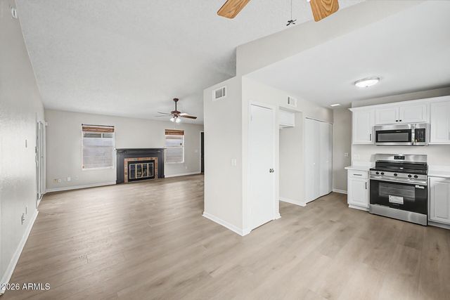 906 E ESCUDA Drive, Phoenix, AZ 85024