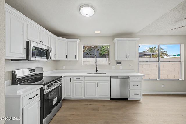 906 E ESCUDA Drive, Phoenix, AZ 85024