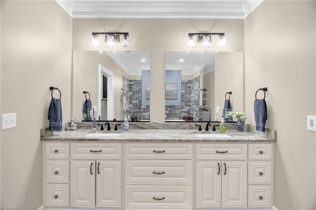 5484 Friendship Ledford Road, Winston-salem, NC 27107