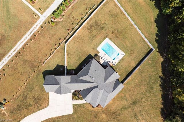 5484 Friendship Ledford Road, Winston-salem, NC 27107