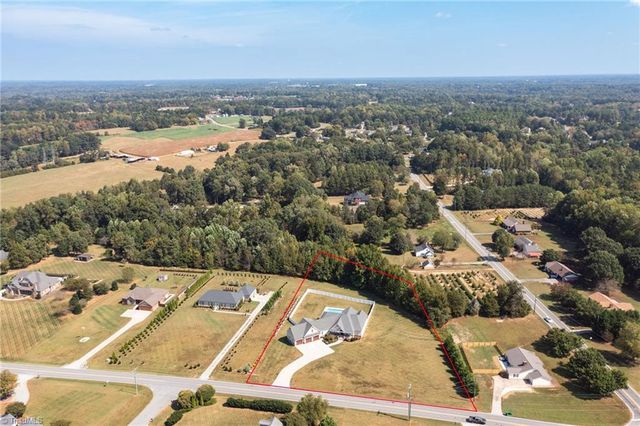 5484 Friendship Ledford Road, Winston-salem, NC 27107