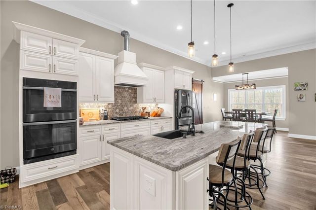 5484 Friendship Ledford Road, Winston-salem, NC 27107