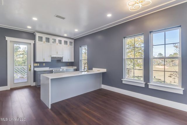 627 Magnolia Street, Gulfport, MS 39507