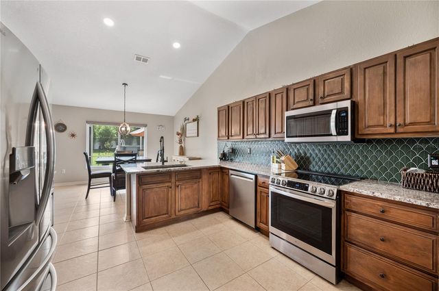 2752 HIGHLANDS CREEK DRIVE, Lakeland, FL 33813