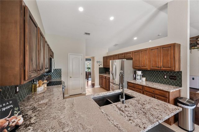 2752 HIGHLANDS CREEK DRIVE, Lakeland, FL 33813