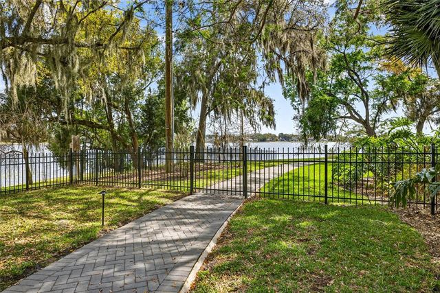 12010 HARDAMAN PLACE, Tampa, FL 33618