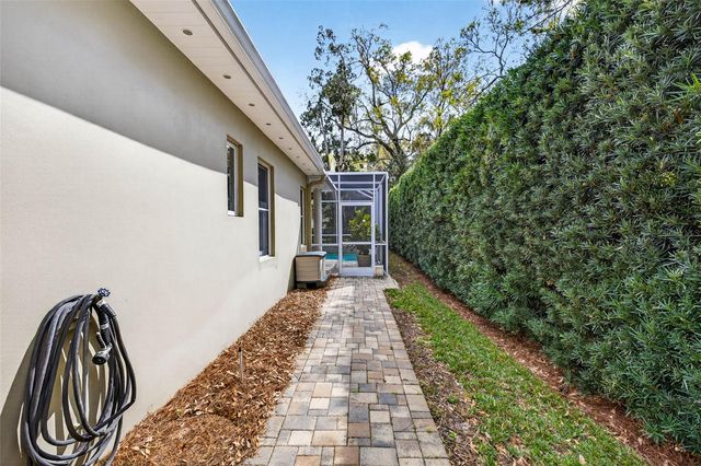 12010 HARDAMAN PLACE, Tampa, FL 33618