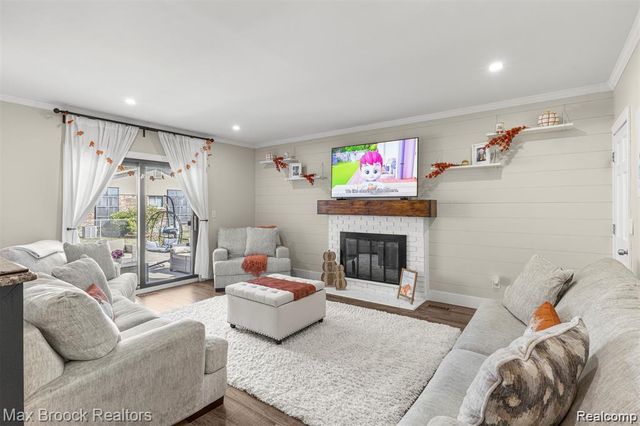 43530 Westminister Way, Canton, MI 48187