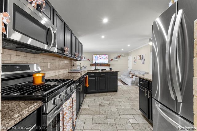 43530 Westminister Way, Canton, MI 48187