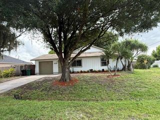 2008 SW Hampshire Lane, Port St. Lucie, FL 34953