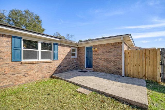 5417 San Miguel St, Milton, FL 32583